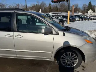 2009 Toyota Sienna XLE