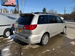 2009 Toyota Sienna XLE