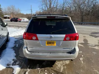 2009 Toyota Sienna XLE