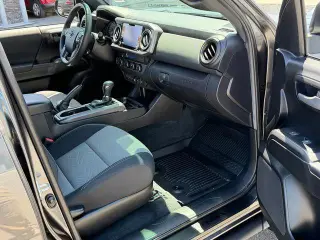 Toyota Tacoma 2021 4x4 TRD Off-Road 4dr Double Cab 5.0 ft SB 6A