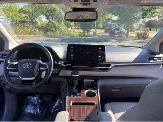 Gold Certified2024 Toyota Sienna XLE