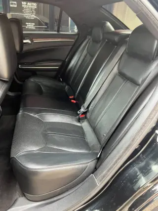 2013 Chrysler 300 C John Varvatos Luxury Edition