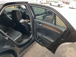 2013 Chrysler 300 C John Varvatos Luxury Edition