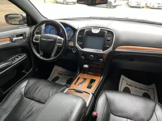 2013 Chrysler 300 C John Varvatos Luxury Edition