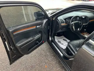2013 Chrysler 300 C John Varvatos Luxury Edition