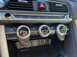 Genesis G70 2022 2.0T 4dr Sedan