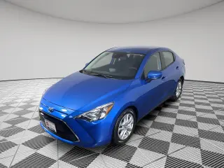 Silver Certified2018 Toyota YARIS Auto (Natl)