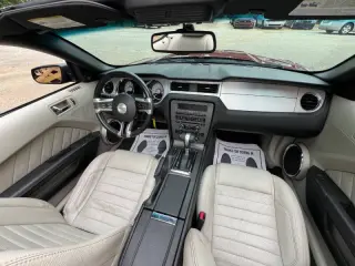 2011 Ford Mustang V6 Premium