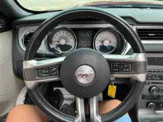 2011 Ford Mustang V6 Premium