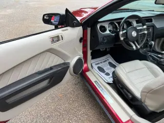 2011 Ford Mustang V6 Premium