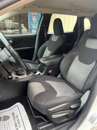 2017 Jeep Cherokee Sport