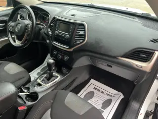 2017 Jeep Cherokee Sport