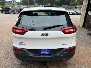 2017 Jeep Cherokee Sport