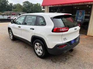 2017 Jeep Cherokee Sport