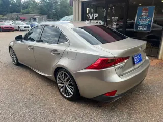 2017 Lexus IS 200t