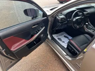 2017 Lexus IS 200t