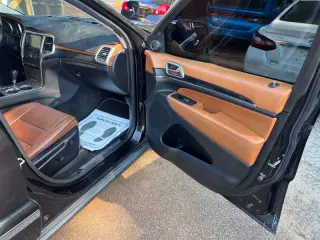 2013 Jeep Grand Cherokee Overland Summit