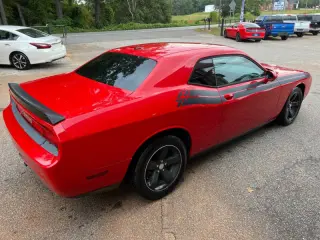 2014 Dodge Challenger SXT Plus