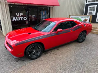 2014 Dodge Challenger SXT Plus