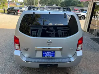 2006 Nissan Pathfinder SE