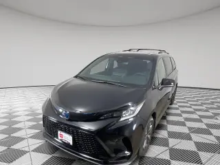 Gold Certified2025 Toyota Sienna XSE