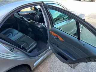 2004 Mercedes-Benz E-Class E 320