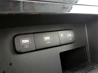 Kia Carnival 2024 EX Mini-Van de 4 puertas