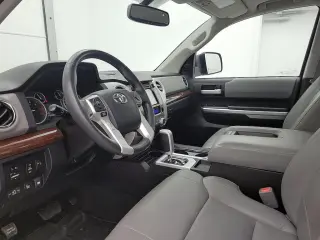 Toyota Tundra 2016 4x4 Limited 4dr CrewMax Cab Pickup SB (5.7L V8)