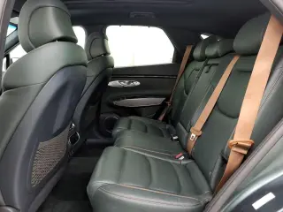 Genesis GV70 2023 AWD 2.5T Estándar 4puertas SUV