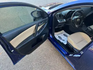 2012 Mazda MAZDA3 i Touring