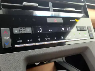 Toyota Avalon Hybrid 2019 Limited 4dr Sedan