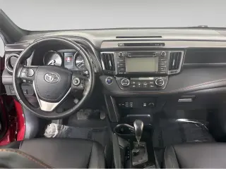 Silver Certified2018 Toyota RAV4 SE