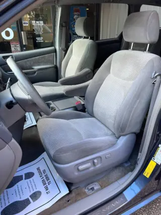 2008 Toyota Sienna LE 7-Passenger