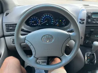 2008 Toyota Sienna LE 7-Passenger