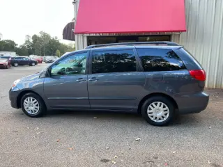 2008 Toyota Sienna LE 7-Passenger
