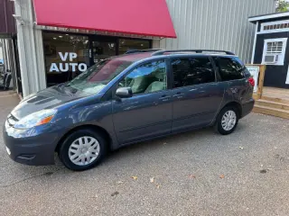 2008 Toyota Sienna LE 7-Passenger