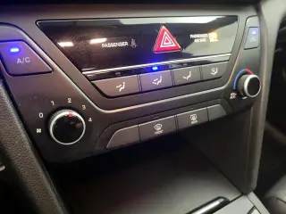 Hyundai ELANTRA 2018 Sport 4dr Sedan 6M
