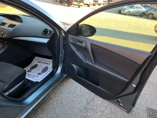 2012 Mazda MAZDA3 i Sport