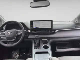 2025 Toyota Sienna XLE 7-Passenger