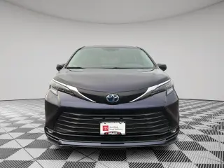 2025 Toyota Sienna XLE 7-Passenger