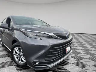 2025 Toyota Sienna XLE 7-Passenger