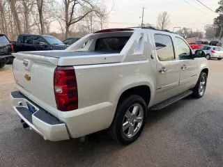 2013 Chevrolet Avalanche LTZ Black Diamond