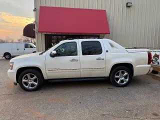 2013 Chevrolet Avalanche LTZ Black Diamond