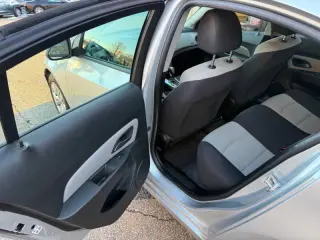 2016 Chevrolet Cruze Limited LS Auto