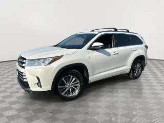 Silver Certified 2017 Toyota Highlander XLE