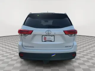 Silver Certified 2017 Toyota Highlander XLE