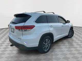 Silver Certified 2017 Toyota Highlander XLE
