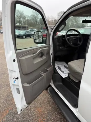 2017 GMC Savana 2500