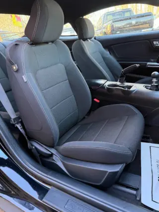 2017 Ford Mustang V6