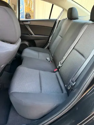 2013 Mazda MAZDA3 i SV